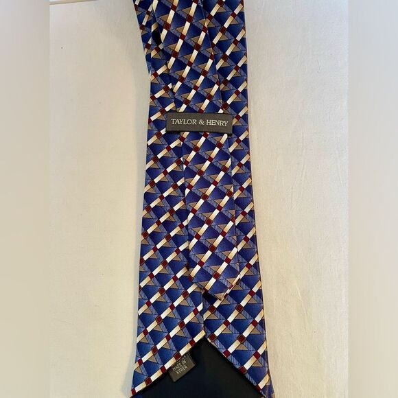 Taylor & Henry Necktie, Geometric Navy Blue, Gold, Cream and Mauve Colors - Picture 2 of 6
